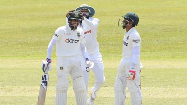 পাহাড় রানে ইনিংস ঘোষণা বাংলাদেশের