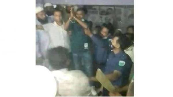 ধর্ম অবমাননার অভিযোগে ছাত্রলীগ নেতা লাঞ্ছিত