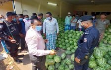 নগরীতে এক তরমুজে ৩শ’ লাভ, স্বপ্নসহ ৫ প্রতিষ্ঠানকে জরিমানা