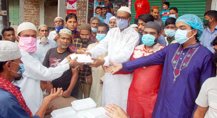 সুবিধা বঞ্চিতদের মাঝে তেররতন এলাকায় ইফতার বিতরণ