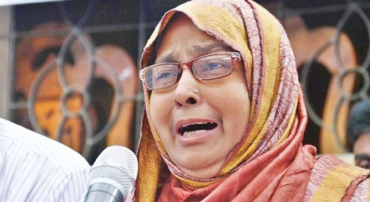 চার্জশিট দাখিলের দিনে যা বললেন রায়হানের মা