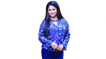 ফিরেছেন ঊর্মিলা