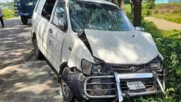 দুর্ঘটনায় সিলেটগামী মাইক্রোবাস, নিহত ২