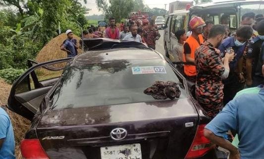 সিলেট অভিমুখী প্রাইভেট কারের ধাক্কায় নিহত তিন