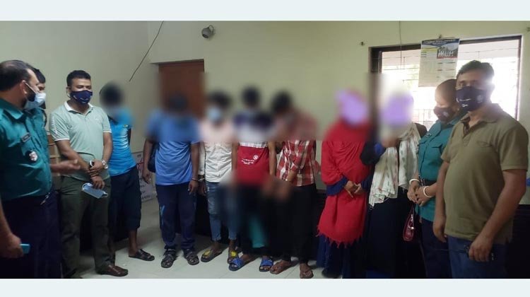 নগরীর সুরমা মার্কেট বদরুল আবাসিক হোটেলে  অসামাজিক কার্যকলাপে লিপ্ত ৭জন আটক