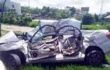 বাসের ধাক্কায় প্রাইভেটকারের ৩ যাত্রী নিহত