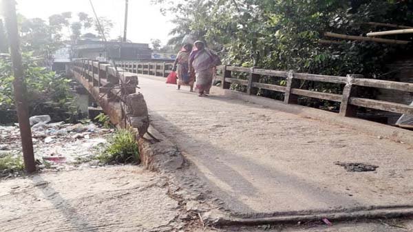 লালাবাজারে বাসিয়া নদীতে নতুন সেতু নির্মানের দাবী
