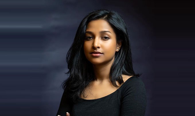 আসছেন নভেরা