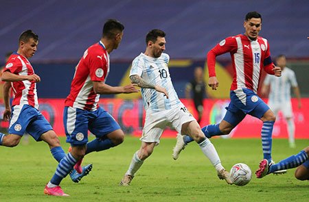 মেসিকে বাইরে রেখে খেলা কঠিন: আর্জেন্টিনা কোচ