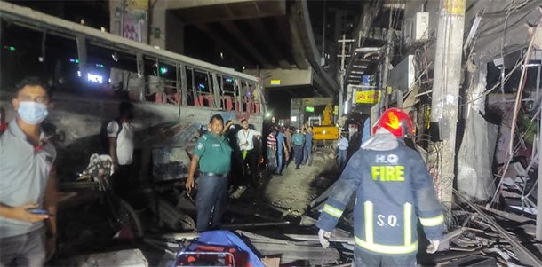 মগবাজারে ভয়াবহ বিস্ফোরণ, হতাহতের শঙ্কা