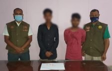 খাদিমপাড়া থেকে ডিবির হাতে ইয়াবাসহ আটক ২