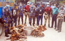 রাজধানীতে ২শ মরা মুরগিসহ আটক ৭