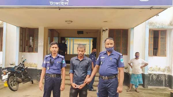 স্কুলছাত্রীকে ধর্ষণ, যুবক গ্রেফতার