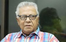 গুরুতর অসুস্থ হয়ে হাসপাতালে ভর্তি সমরেশ মজুমদার