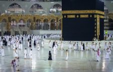 করোনা পরিস্থিতিতে হজযাত্রা বাতিল করছে ইন্দোনেশিয়া