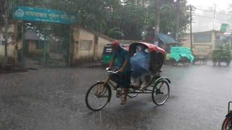 সিলেটে ঝুমঝুম বৃষ্টি, কমেছে গরম