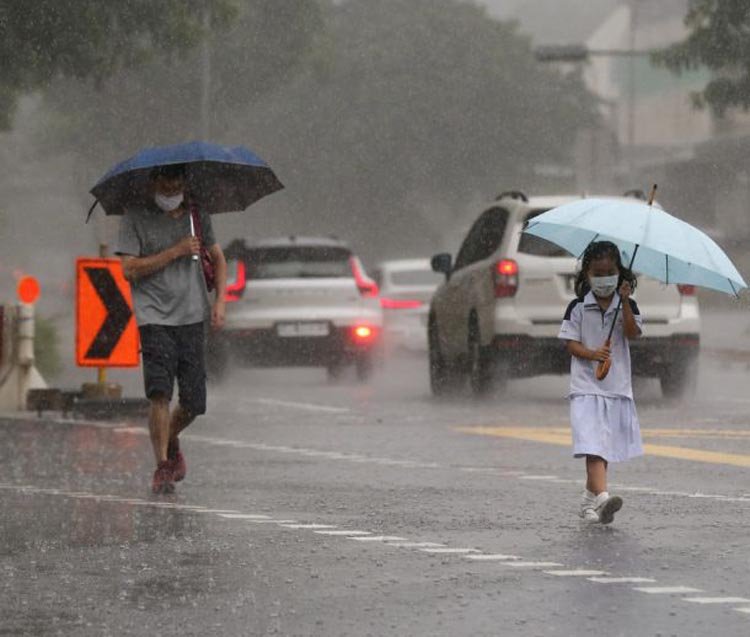 দেশের চার বিভাগে ভারী থেকে অতিভারী বর্ষণ
