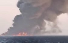 আগুন লেগে ডুবে গেলো ইরানি নৌবাহিনীর বড় জাহাজ