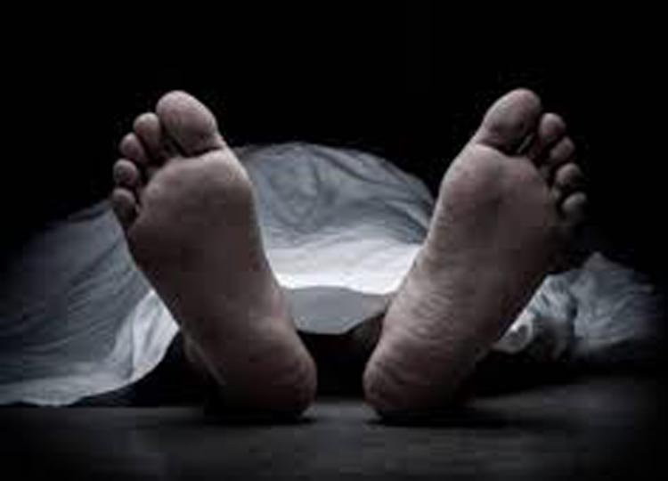 ঢাকার কদমতলী থেকে বাবা-মা ও মেয়ের লাশ উদ্ধার