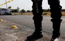 ‘মাদক অপরাধীদের মধ্যে গোলাগুলিতে’ নিহত ১৯