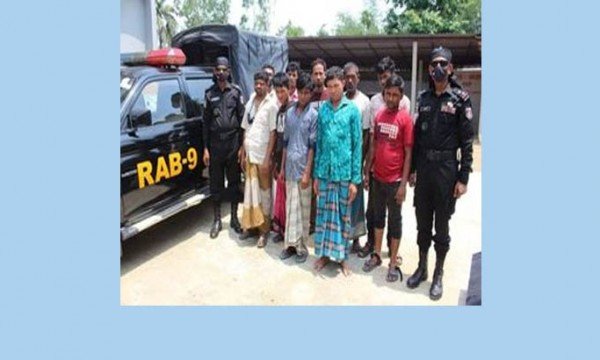 র্যাবের অভিযানে ১০ জন গ্রেপ্তার, ৬ টি সিএনজি উদ্ধার