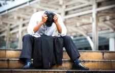 এক মাসে চাকরি হারালো ৬৮ হাজার কানাডায়ান