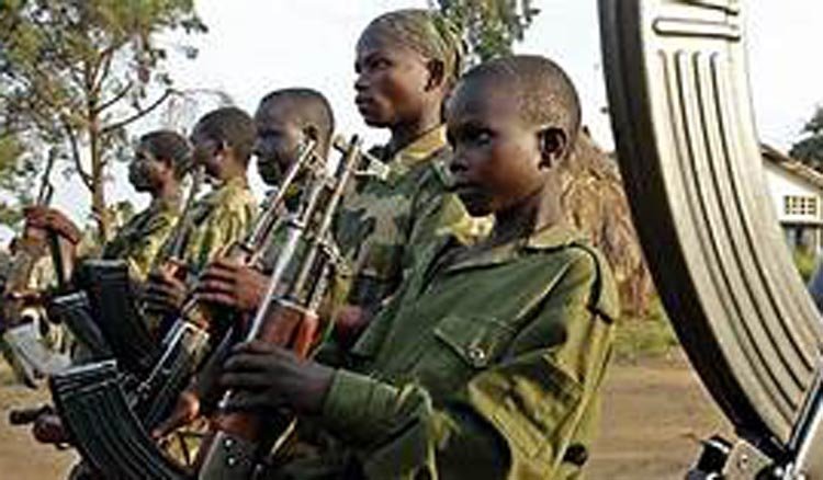 বিশ্বের বিভিন্ন জায়গায় যুদ্ধে সৈনিক হিসেবে ব্যবহার হয়েছে শিশু