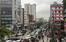 কঠোর লকডাউনে অবাধে চলছে ব্যক্তিগত গাড়ি