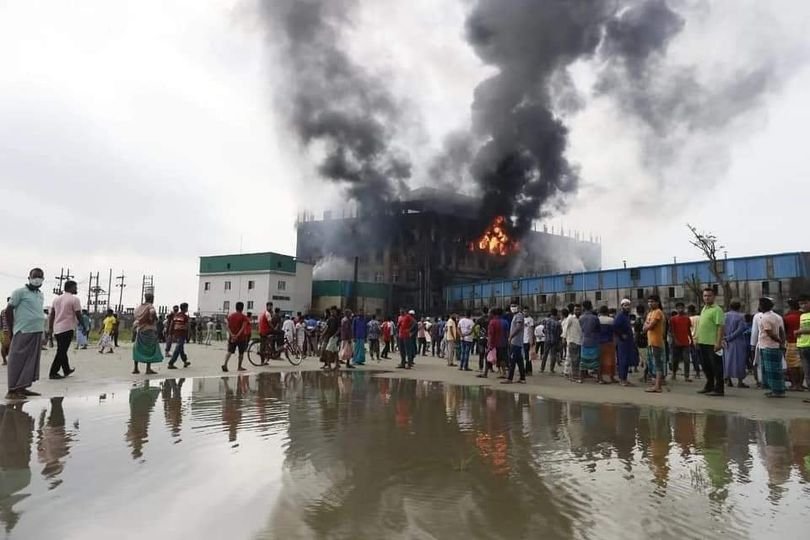 রূপগঞ্জের কারখানায় ভয়াবহ অগ্নিকাণ্ডে ৫২ জন নিহত