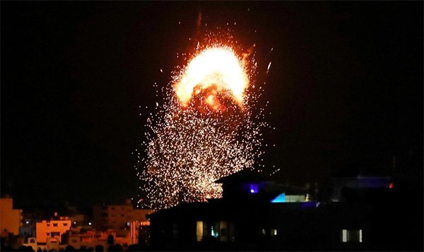 আবারো গাজায় বিমান হামলা চালালো ইসরাইল