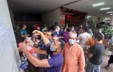 করোনার টিকা: প্লিজ রেমিট্যান্স যোদ্ধাদের মর্যাদা দিন