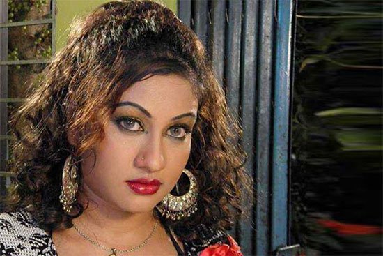 চিত্রনায়িকা সিলভি আর নেই