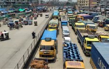 ঢাকা-চট্টগ্রাম ও ঢাকা-সিলেট মহাসড়কে দীর্ঘ যানজট