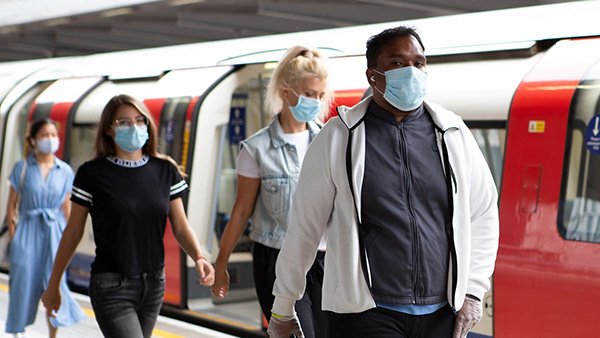 বৃটেনে দৈনিক এক লাখ মানুষের কোভিড সংক্রমণের হুঁশিয়ারি শীর্ষ বিজ্ঞানীর