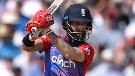 পাকিস্তানের বিপক্ষে ইংল্যান্ডকে সমতায় ফেরালেন মঈন আলী