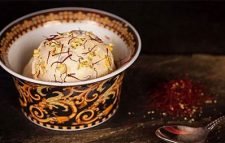 সোনা চেখে দেখতে চান?