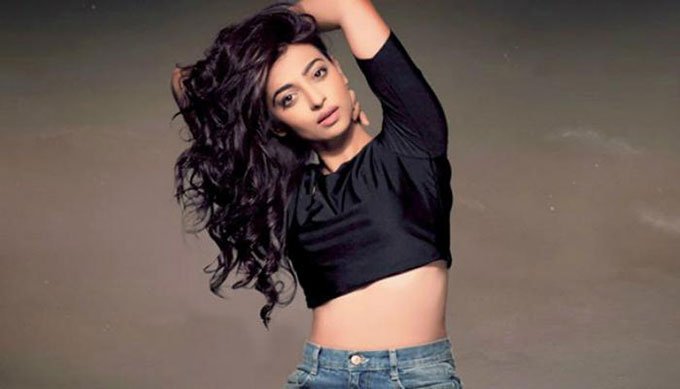 ব্যাঙের মতো রাধিকা আপ্তে