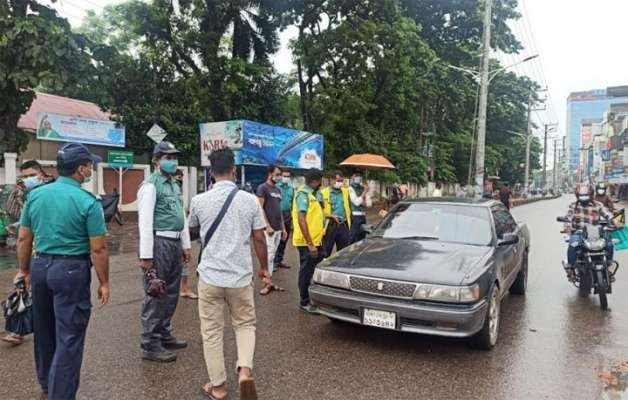 লকডাউন বাস্তবায়নে পুলিশের অভিযানে  ১১৬ যানবাহন আটক