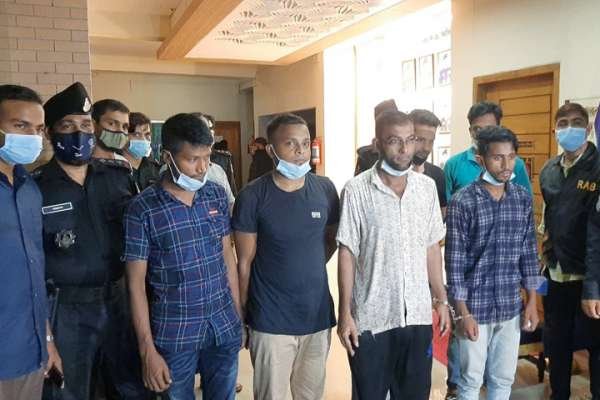 ফেসবুকে গুজব ছড়িয়ে সিলেটে র‌্যাবের খাঁচায় যারা