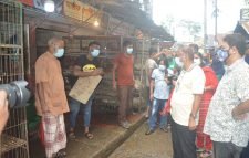 লকডাউনে সিসিক মেয়র আরিফের অভিযান