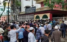 সিলেটে টিকা নিবন্ধনে প্রবাসীদের ভোগান্তি, অতিরিক্ত ৩৫০-৬০০ টাকা হাতিয়ে নেয়া হচ্ছে