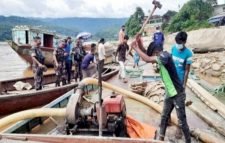 জাফলংয়ে টাস্কফোর্সের অভিযানে ১২টি নৌ যান আটক