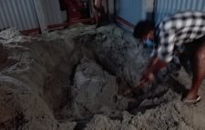 মাটি খুঁড়ে পাওয়া গেল মা-মেয়ের লাশ