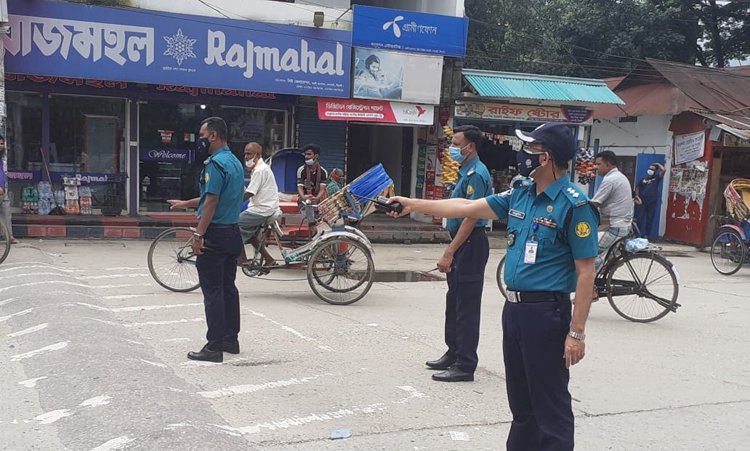 কঠোর লকডাউনে নগরীতে বেড়েছে গাড়ি-মানুষ-রিকশা