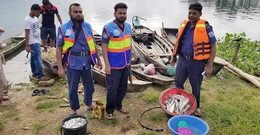 কাপ্তাই হ্রদে মাছ শিকার, নৌকা-জাল জব্দ