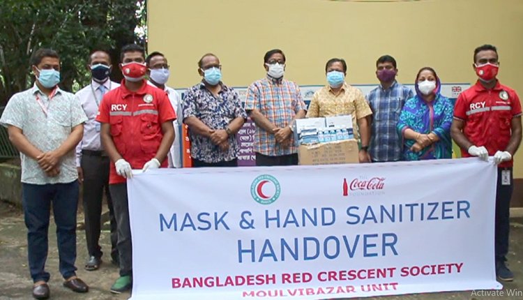 মৌলভীবাজারে রেড ক্রিসেন্ট উদ্যোগে স্বাস্থ্য সুরক্ষা সামগ্রী বিতরণ