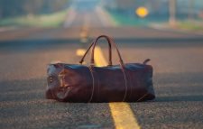 লকডাউনে রাস্তায় টাকাভর্তি ব্যাগ পেলেন ডেলিভারি বয়