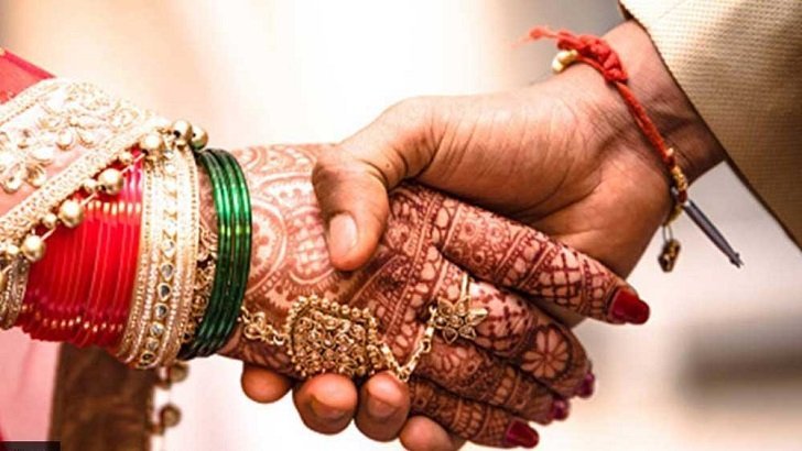 ছেলের সাবেক স্ত্রীকে বিয়ে করলেন বাবা