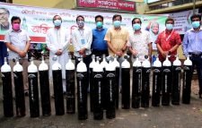 মৌলভীবাজারে হাসপাতালে জেলা সমিতি ও জালালাবাদ এসোসিয়েশন পক্ষে ২০টি অক্সিজেন সিলিন্ডার হস্তান্তর