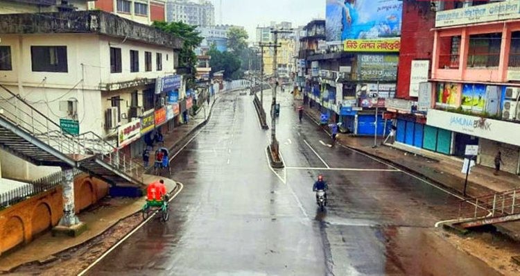 লকডাউন : সিলেটে বৃষ্টির দিনেও কঠোর পুলিশ